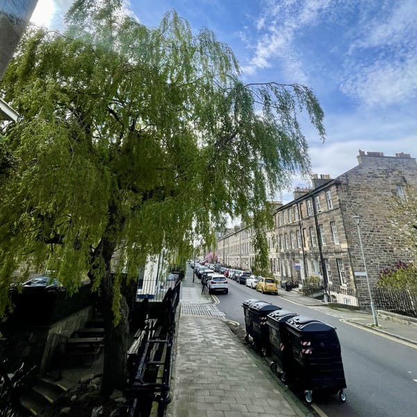 The Edinburgh Minute ⏰ Monday 21 April 2025